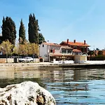 Casa Astrid By The Sea In Дом отдыха Пореч