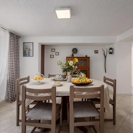 Casa Astrid By The Sea In Vikendica Porec