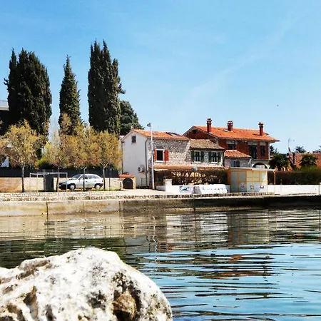 Casa Astrid By The Sea In Vikendica Porec