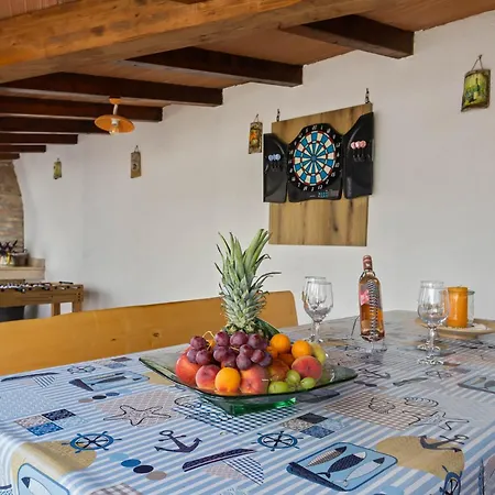 Casa Astrid By The Sea In Vikendica *