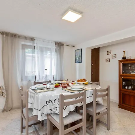 Casa Astrid By The Sea In Porec