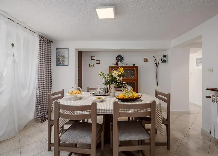 Casa Astrid By The Sea In Nyaraló Poreč