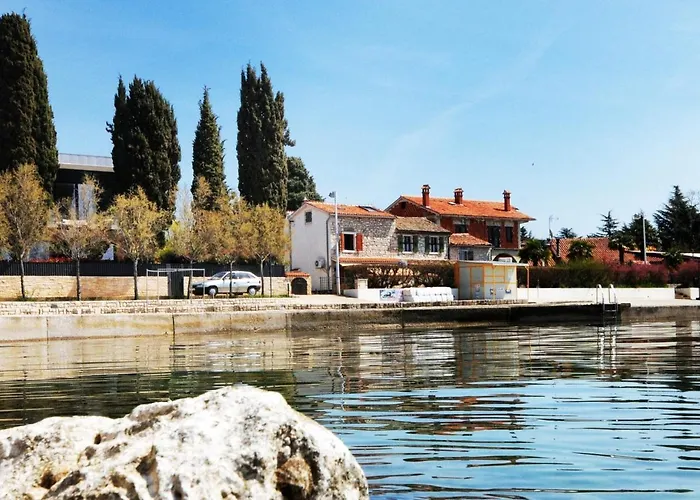 Casa Astrid By The Sea In Nyaraló Poreč